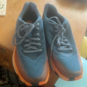 MENS HOKA SHOES SIZE 9 1/2